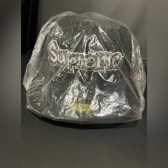 Supreme Gonz Logo New Era Fitted Hat size 7 1/2” Brand new - Picture 4 of 4